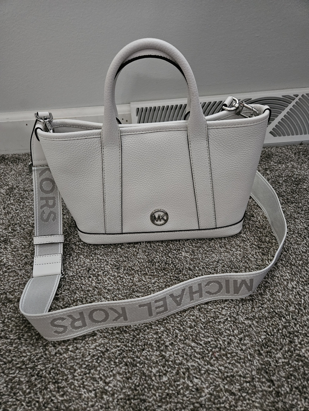 NWT MICHAEL Michael Kors Luisa Small Pebbled Leather Satchel
